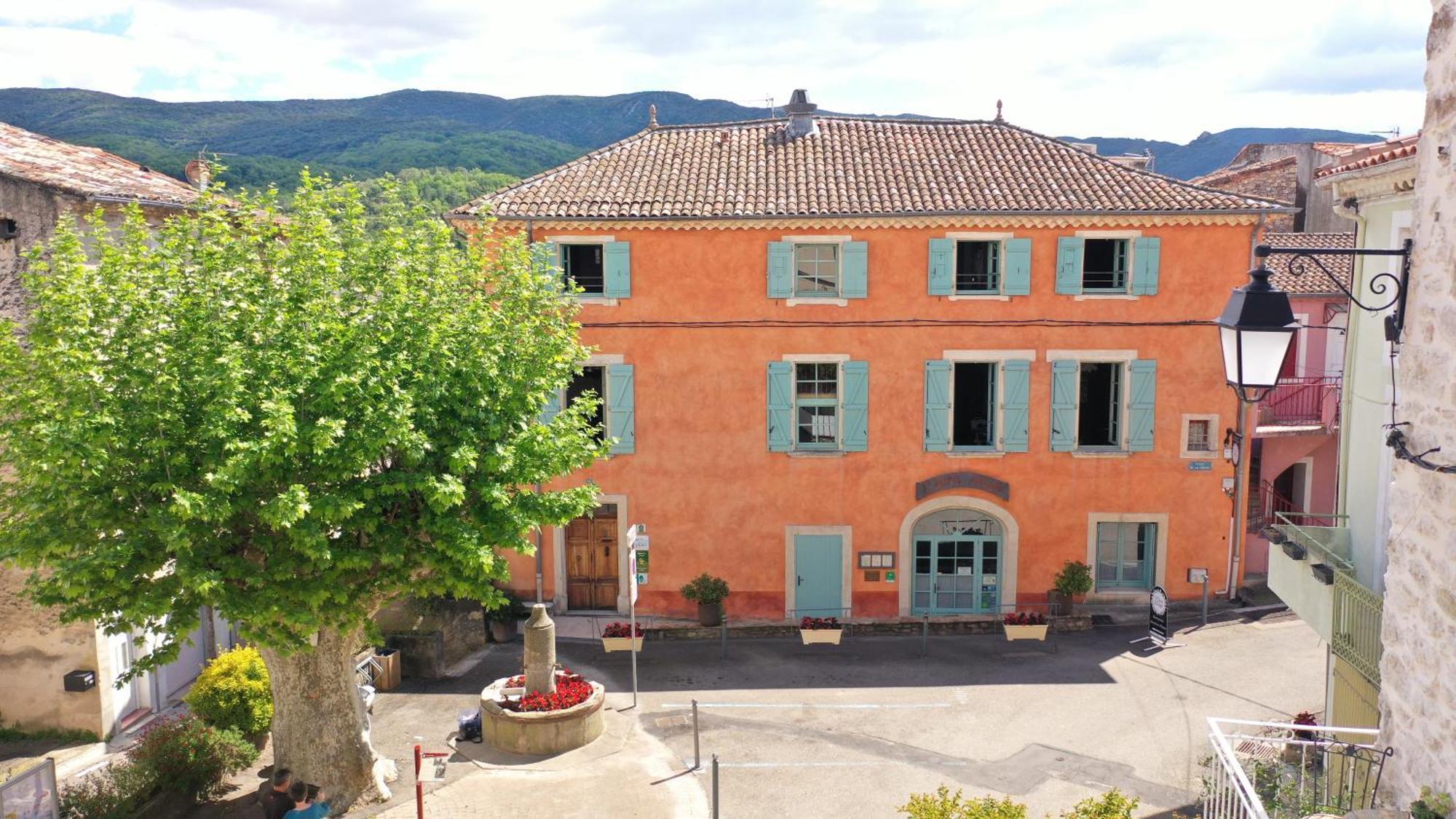 Des Lits Sur La Place Herepian Exterior photo