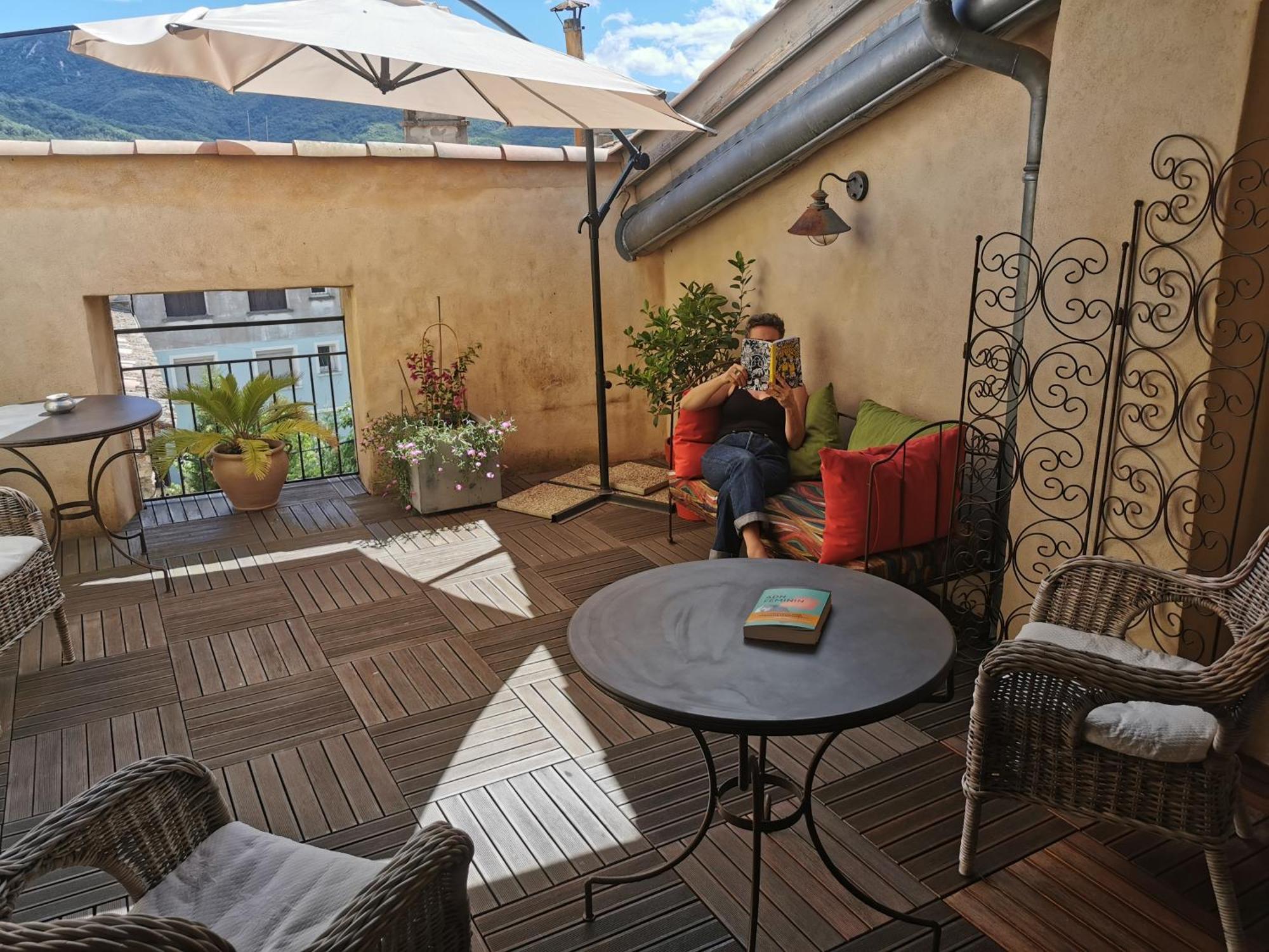 Des Lits Sur La Place Herepian Exterior photo