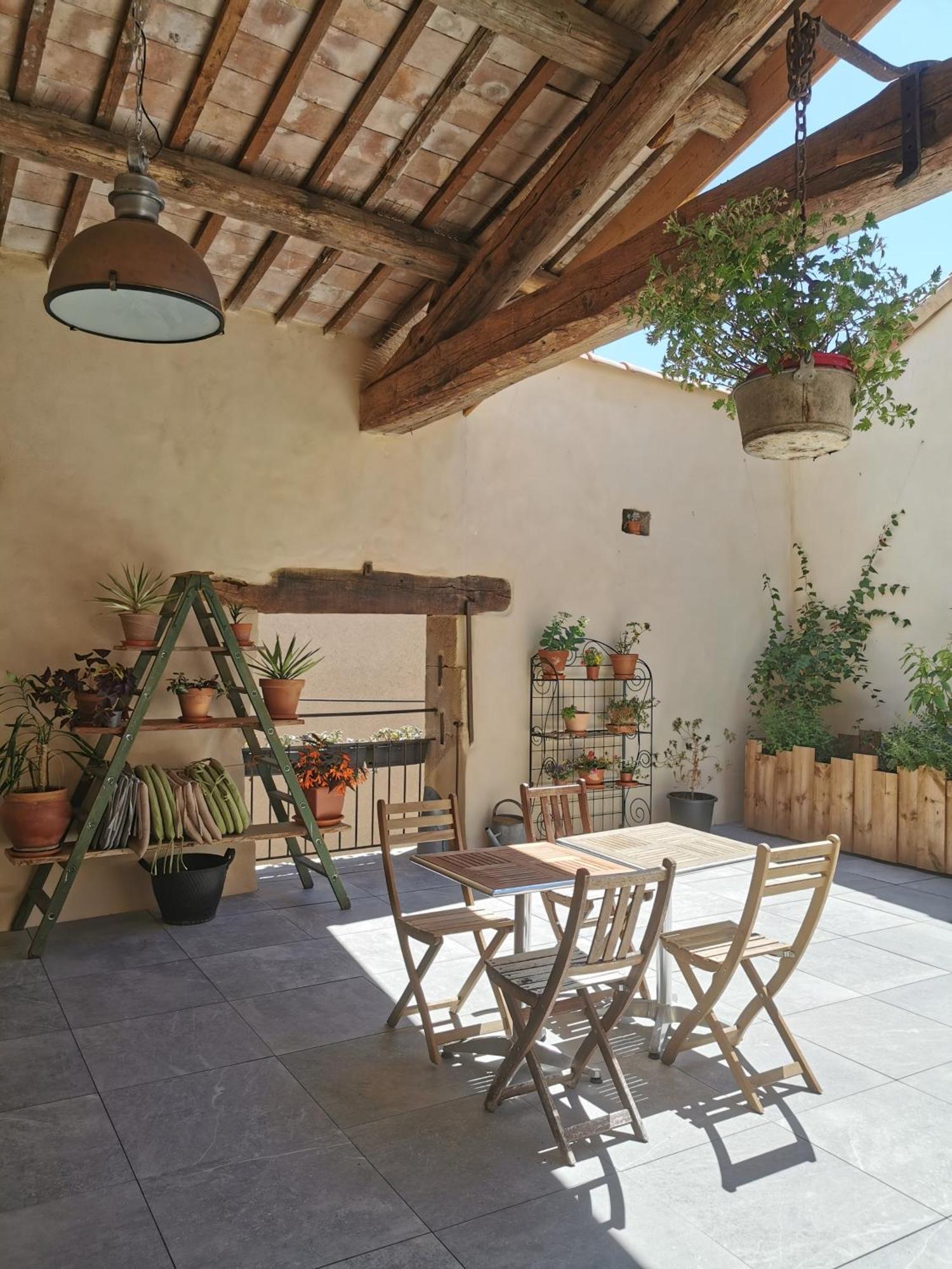 Des Lits Sur La Place Herepian Exterior photo
